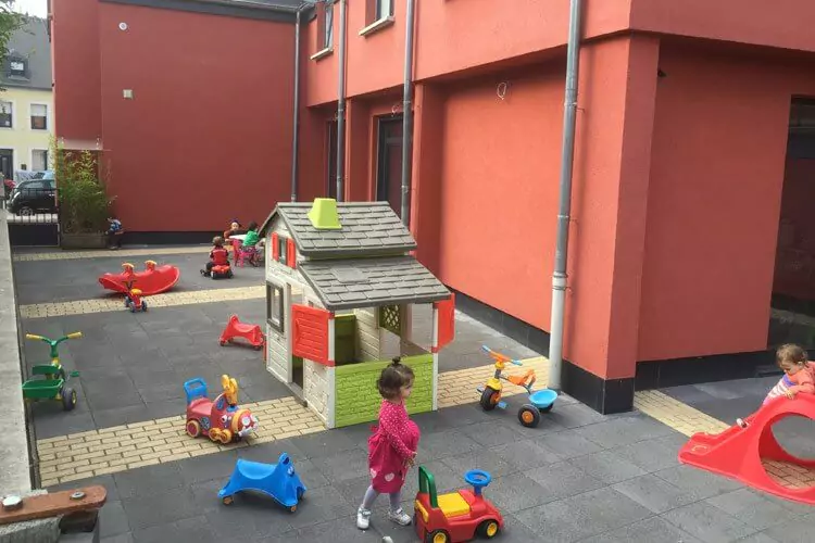 Crèche à Belvaux : une pédagogie bienveillante pour développer les émotions et les relations sociales